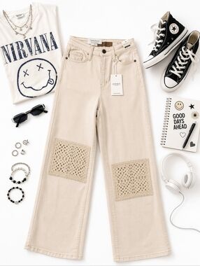 Judy Blue NWT Beige Wide-Leg Jeans w/ Crochet Knee Patches. Junior Girls 1/25